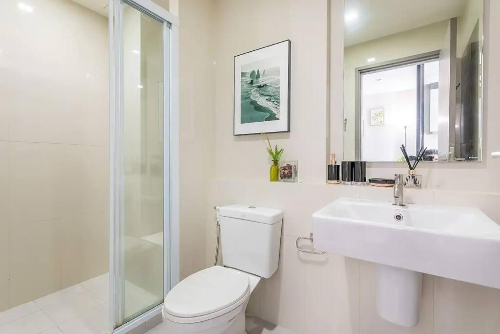 Sea View 2 Bed At Excellent Location Pangsapuri *