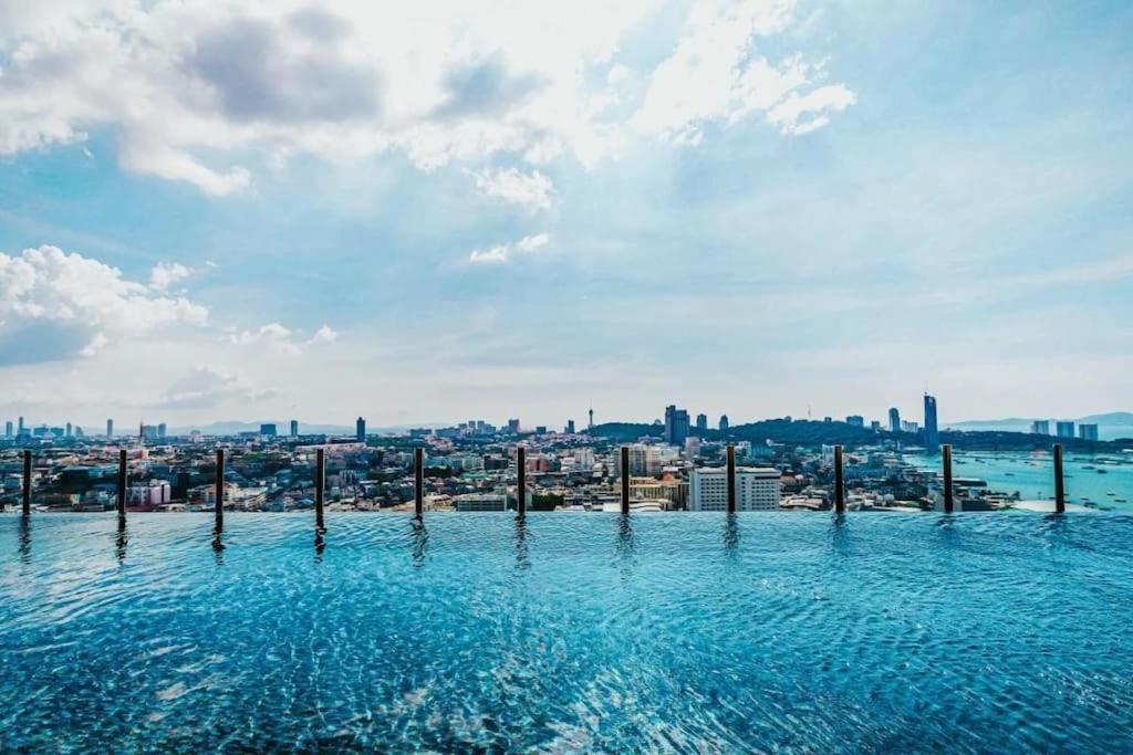 Sea View 2 Bed At Excellent Location Pangsapuri Pattaya
